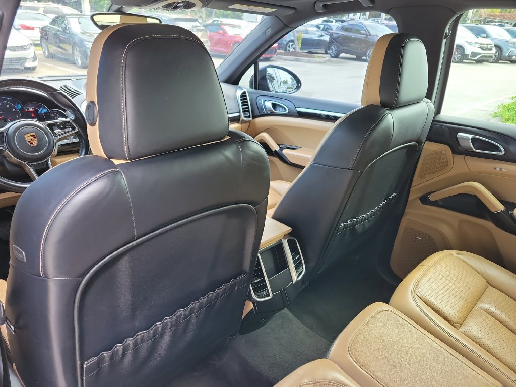 Used 2018 Porsche Cayenne Platinum Edition w/ Premium Package AWD/4WD image 18