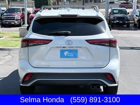 Used 2022 Toyota Highlander XSE AWD/4WD image 6