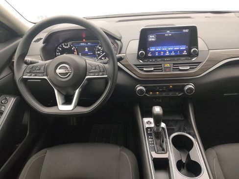 Used 2024 Nissan Altima 2.5 SV image 22