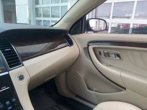 Used 2019 Ford Taurus Limited AWD/4WD image 18