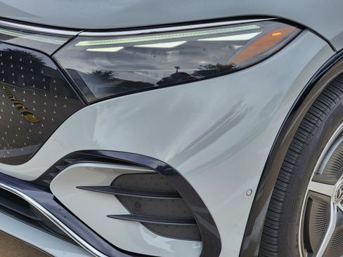 Certified 2023 Mercedes-Benz EQS 580 4MATIC SUV image 8