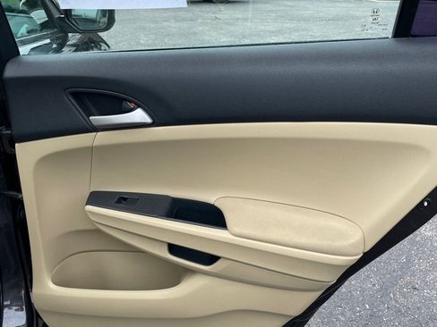 Used 2012 Honda Accord LX image 18
