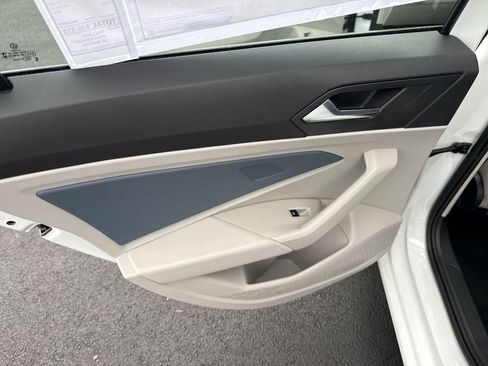New 2026 Volkswagen Jetta SE FWD image 26