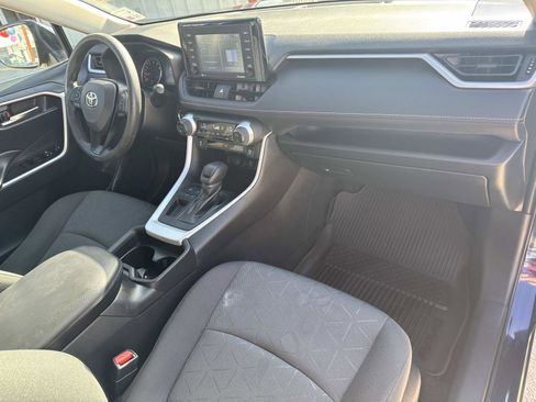 Used 2021 Toyota RAV4 XLE image 12
