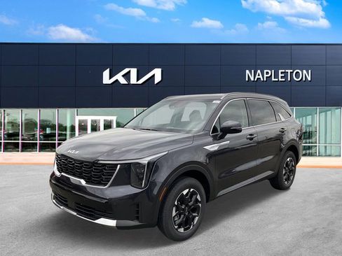 Certified 2025 Kia Sorento S image 3