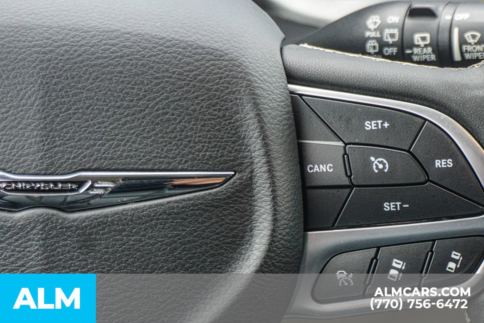 Used 2023 Chrysler Pacifica Touring-L FWD image 31