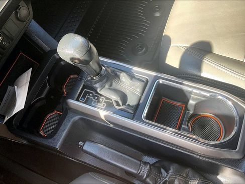 Used 2018 Toyota Tacoma SR5 RWD image 16