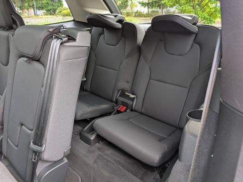 Used 2025 Volvo XC90 B6 Plus AWD/4WD image 14