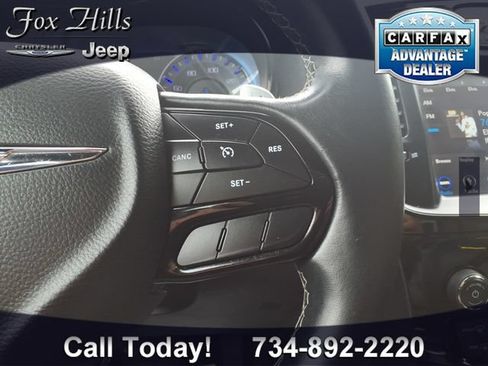 Used 2018 Chrysler 300 S AWD/4WD image 17