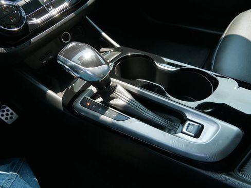 Used 2024 Buick Envista Sport Touring w/ Convenience I Package FWD image 22