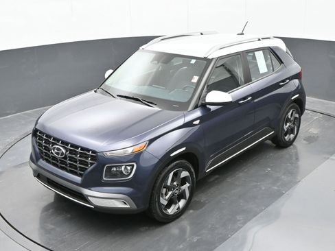 Certified 2023 Hyundai Venue Limited w/ Cargo Package image 31