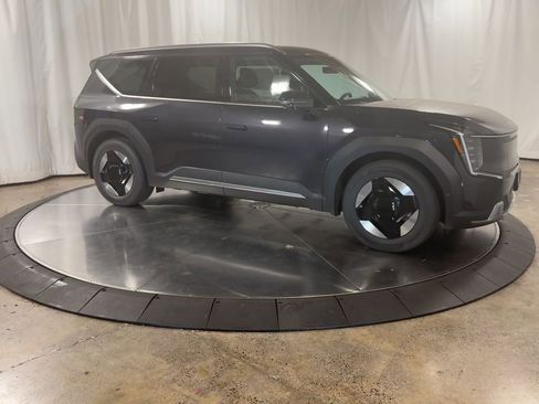 New 2026 Kia EV9 Wind image 3