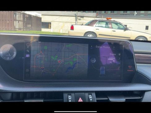 Used 2020 Lexus ES 300h w/ Premium Package FWD image 19