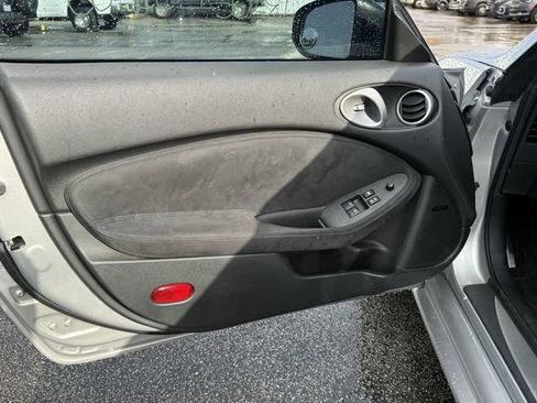 Used 2011 Nissan 370Z Touring w/ Sport Pkg image 11