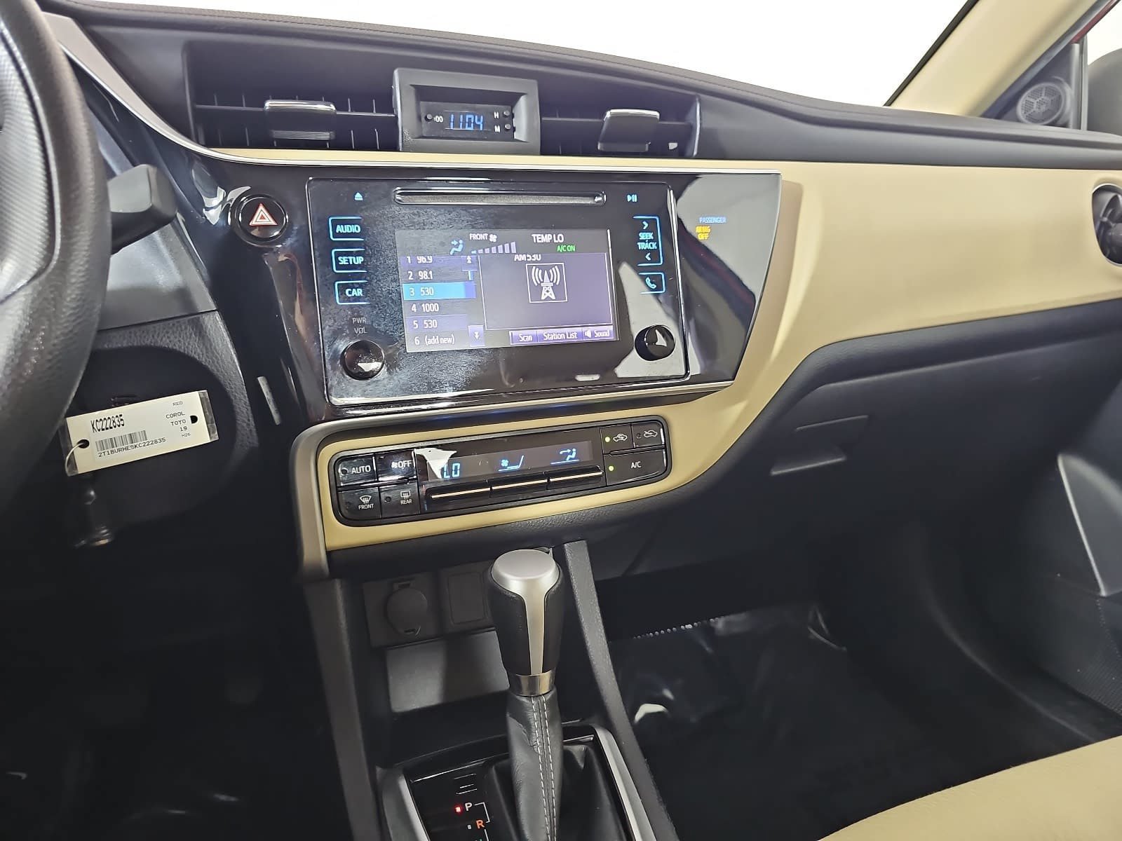 Used 2019 Toyota Corolla LE FWD image 19