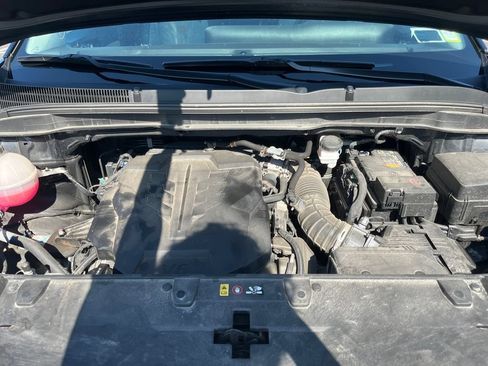 Used 2024 Kia Carnival EX FWD image 22