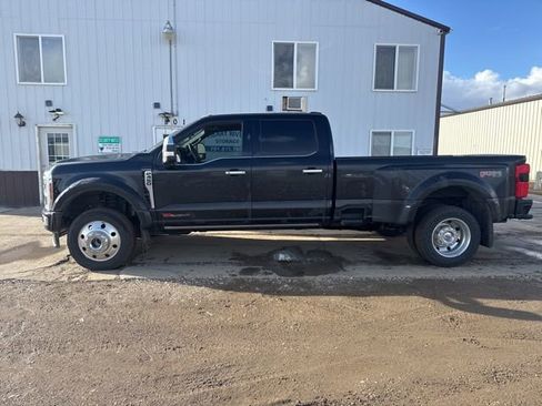 Used 2025 Ford F450 Platinum w/ Platinum Plus Package image 3
