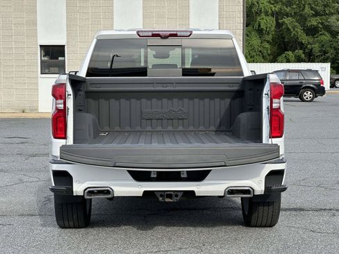 Used 2024 Chevrolet Silverado 1500 High Country AWD/4WD image 11