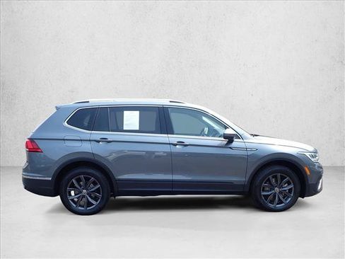 Used 2024 Volkswagen Tiguan SE AWD/4WD image 5