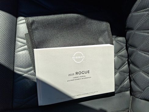 Used 2023 Nissan Rogue Platinum w/ Platinum Premium Package image 26