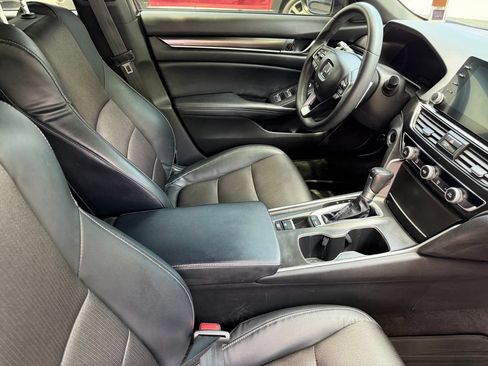 Used 2018 Honda Accord Sport image 15