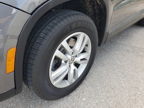 Used 2016 Volkswagen Tiguan S image 20