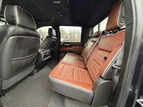 Used 2024 GMC Sierra 3500 Denali Ultimate image 14