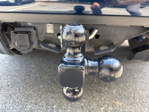 Used 2020 Nissan Armada SL w/ Premium Package image 28