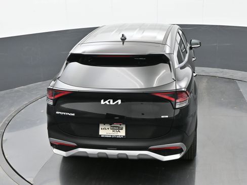 Used 2025 Kia Sportage LX image 28