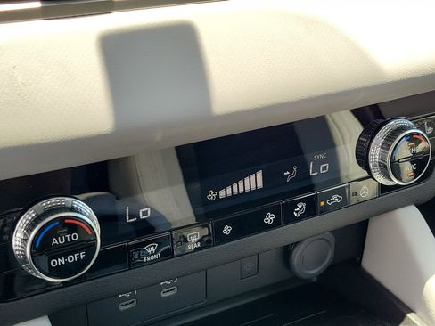 New 2026 Mitsubishi Outlander SE FWD image 31