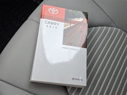 Used 2019 Toyota Camry SE image 26