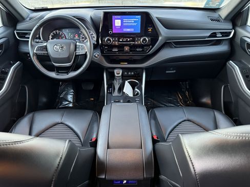 Used 2023 Toyota Highlander XSE image 30