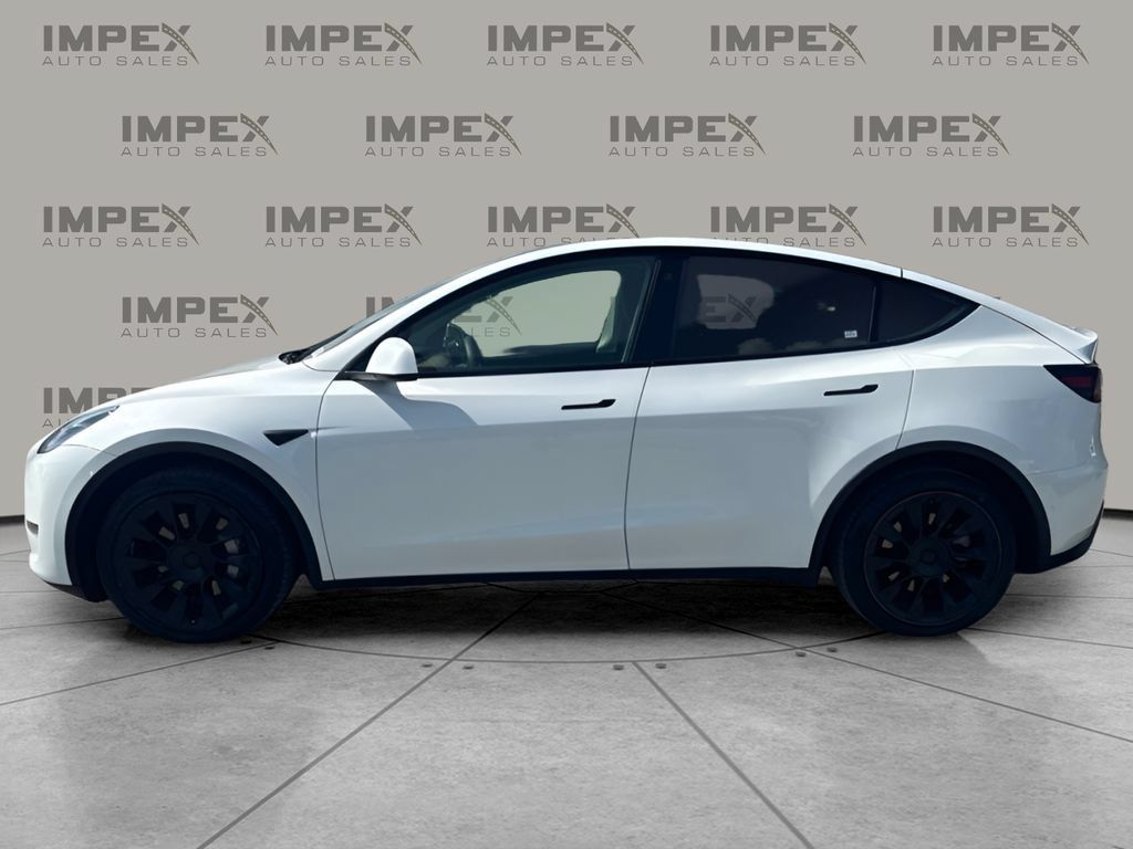 Used 2022 Tesla Model Y Long Range AWD/4WD image 2