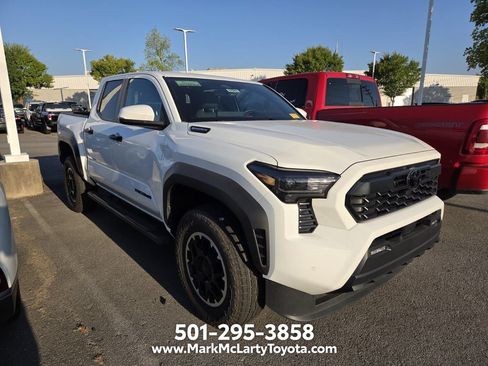 Used 2026 Toyota Tacoma TRD Off-Road w/ TRD Off Road Upgrade Package AWD/4WD image 3