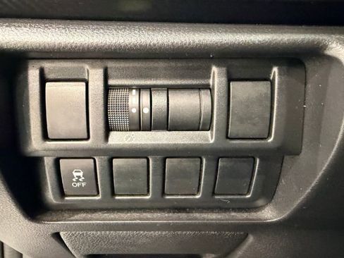 Used 2018 Subaru Crosstrek 2.0i Premium image 16