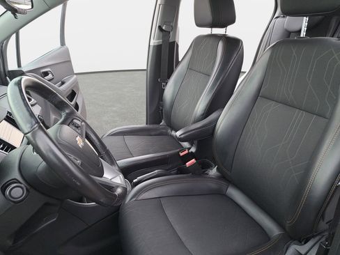 Used 2018 Chevrolet Trax LT w/ Redline Edition image 15