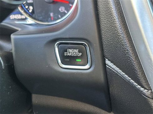 Used 2020 GMC Acadia SLT w/ Driver Alert Package II image 16