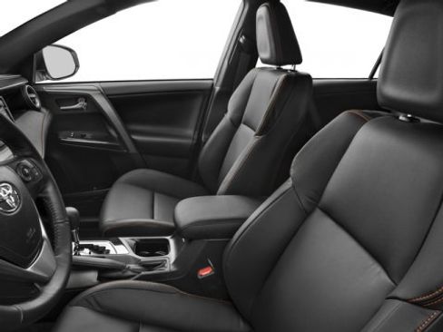 Used 2016 Toyota RAV4 SE image 8