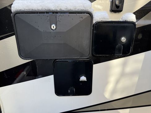 Used 2016 Ford E-450 and Econoline 450 Super Duty w/ Motorhome Prep Package image 11