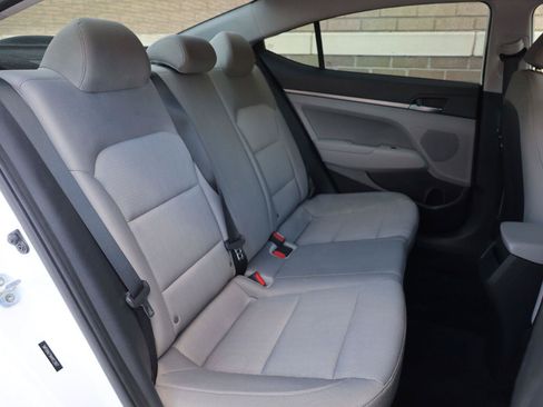 Used 2017 Hyundai Elantra SE FWD image 22