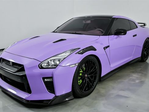 Used 2020 Nissan GT-R Premium AWD/4WD image 6