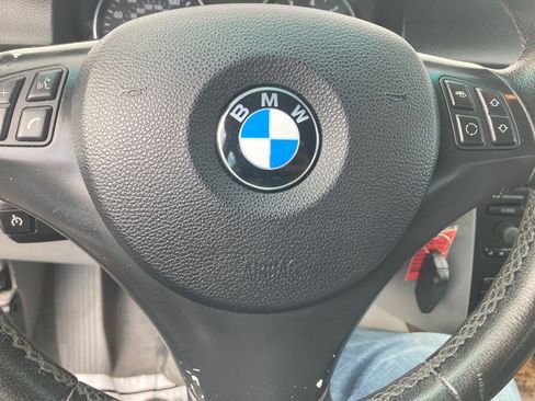 Used 2006 BMW 325i Sedan image 9