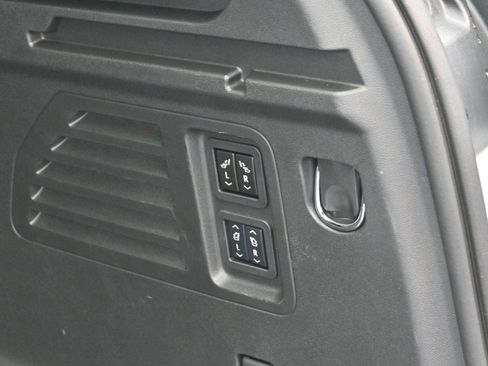 Used 2024 Chevrolet Traverse RS image 10