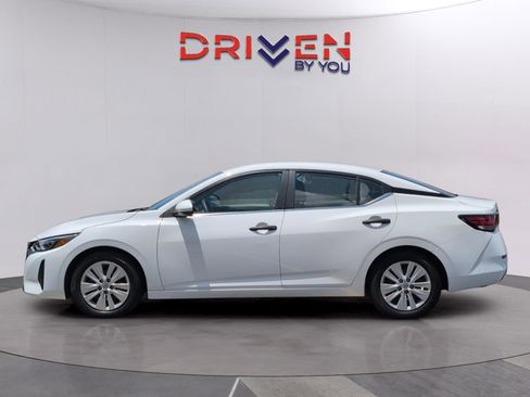 Used 2024 Nissan Sentra S FWD image 2