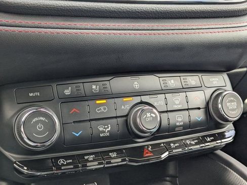 Used 2025 Dodge Durango GT AWD/4WD image 22
