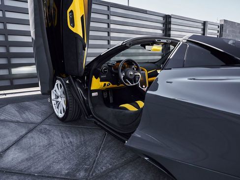 Used 2026 McLaren 750S Spider image 35