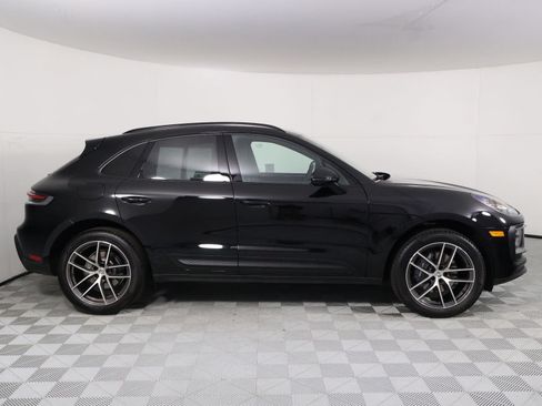 Certified 2026 Porsche Macan AWD/4WD image 8