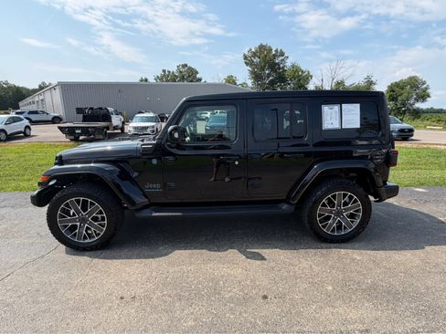 Used 2024 Jeep Wrangler High Altitude AWD/4WD image 11