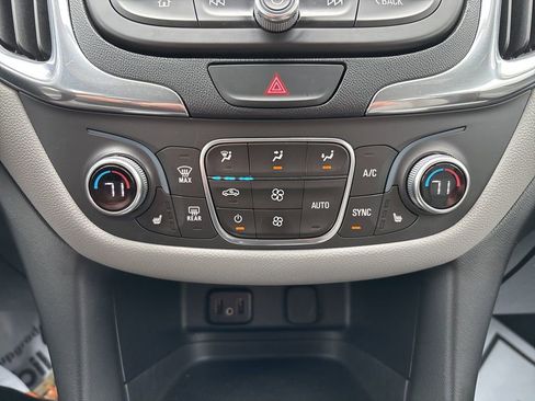 Used 2018 Chevrolet Equinox LT w/ Sun & Infotainment Package AWD/4WD image 23