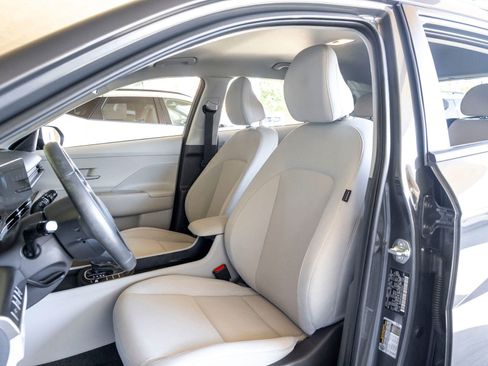 Used 2024 Hyundai Kona SEL image 15